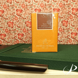 Encre Jacques Herbin Les Essentielles - Terre d'Ombre pour stylo plume chez Perreyon1884 à Lyon.