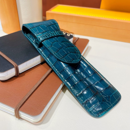 Étui Mignon Savannah Turquoise, 2 compartiments, chez Perreyon 1884 à Lyon.