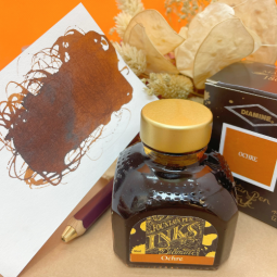 Encre Diamine Ochre pour stylo plume chez Perreyon 1884 à Lyon.