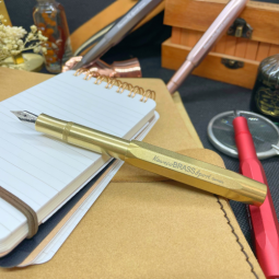 Stylo plume Kaweco BROSSsport chez Perreyon 1884 à Lyon.