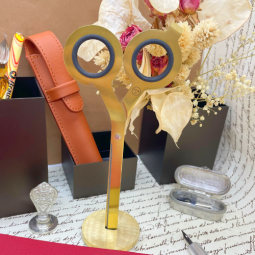 Paire de ciseaux en laiton chez Perreyon 1884 à Lyon.