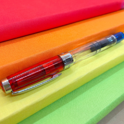Stylo plume Twsbi Diamond 580 ALR chez Perreyon 1884 à Lyon.