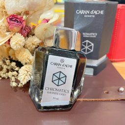 Encre Caran d'Ache pour stylo plume chez Perreyon 1884 à Lyon.