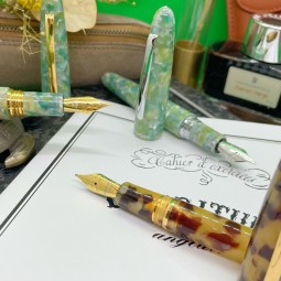 Stylo plume Estie Esterbrook chez Perreyon 1884 à Lyon.