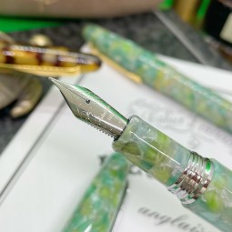 Stylo plume Estie Esterbrook chez Perreyon 1884 à Lyon.