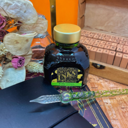 Encre Diamine Kelly Green pour stylo plume chez Perreyon 1884 à Lyon.