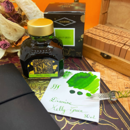 Encre Diamine Kelly Green pour stylo plume chez Perreyon 1884 à Lyon.