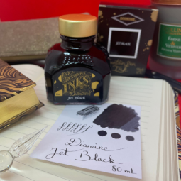 Encre Diamine Jet Balck pour stylo plume chez Perreyon 1884 à Lyon.