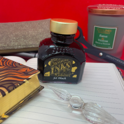 Encre Diamine Jet Balck pour stylo plume chez Perreyon 1884 à Lyon.