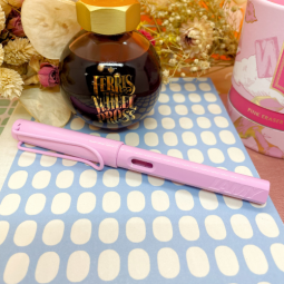 Stylo Roller Lamy Édition Limitée 2023 chez Perreyon 1884 à Lyon.