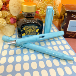 Stylo plume Lamy Safari Édition Limitée 2023 chez Perreyon 1884 à Lyon.