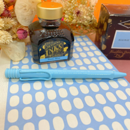 Stylo bille Lamy Safari Édition Limitée 2023 chez Perreyon 1884 à Lyon.