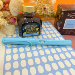 Stylo Roller Lamy Édition Limitée 2023 chez Perreyon 1884 à Lyon.