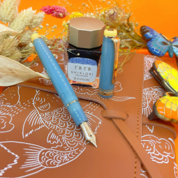 Stylo plume Yuzuyu série Solar Term Sailor chez Perreyon 1884 à Lyon.