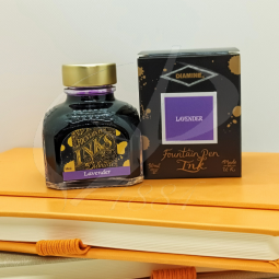 Encre Diamine Lavender pour stylo plume chez Perreyon 1884 à Lyon.