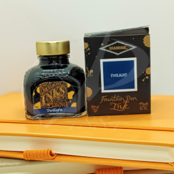 Encre Diamine Twilight pour stylo plume chez Perreyon 1884 à Lyon.