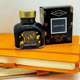 Encre Quartz Black Diamine pour stylo plume chez Perreyon 1884 à Lyon.