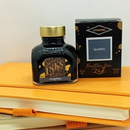 Encre Diamine Graphite pour stylo plume chez Perreyon 1884 à Lyon.