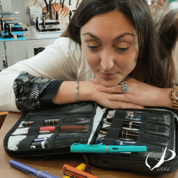 Trousse Troika avec compartiments à stylos, câbles électroniques, ou autre